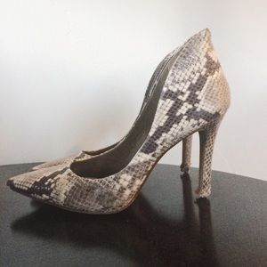 Snakeskin heels (Taupe)